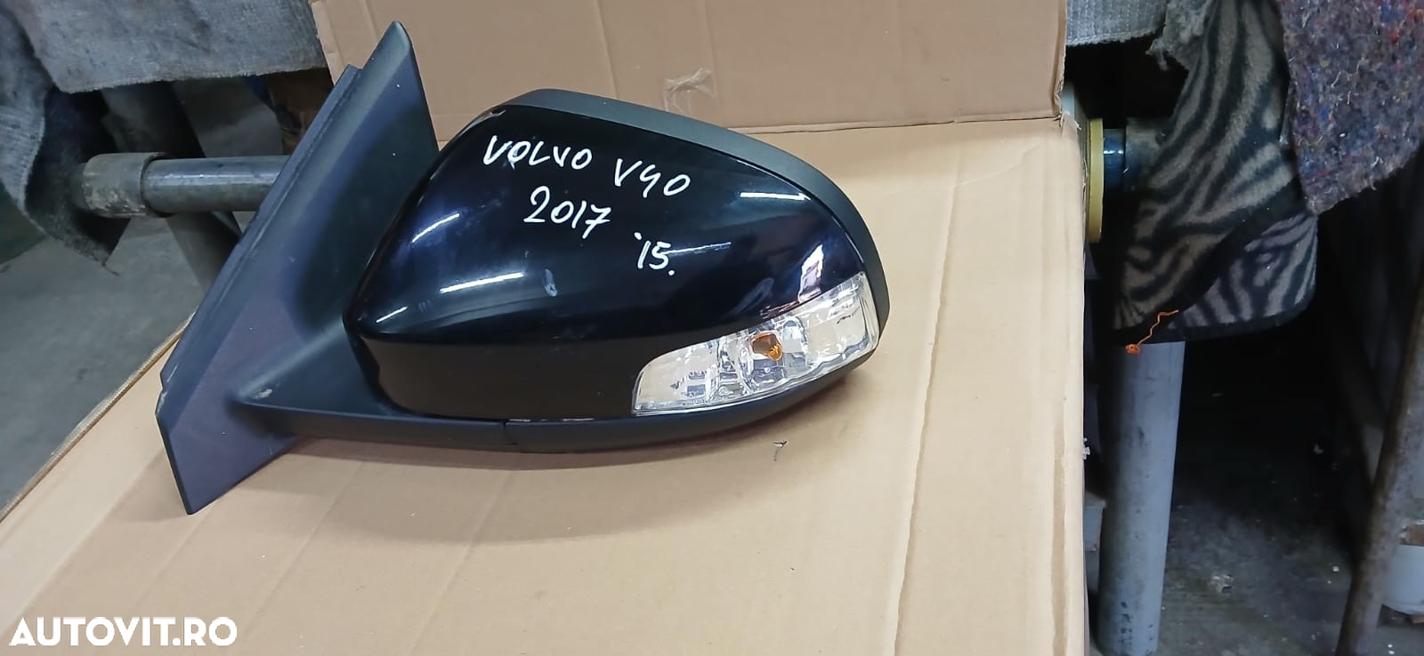 Oglinda usa VOLVO V40 an 2017 , stanga sau dreapta, de pe masina cu volan pe stanga - 4