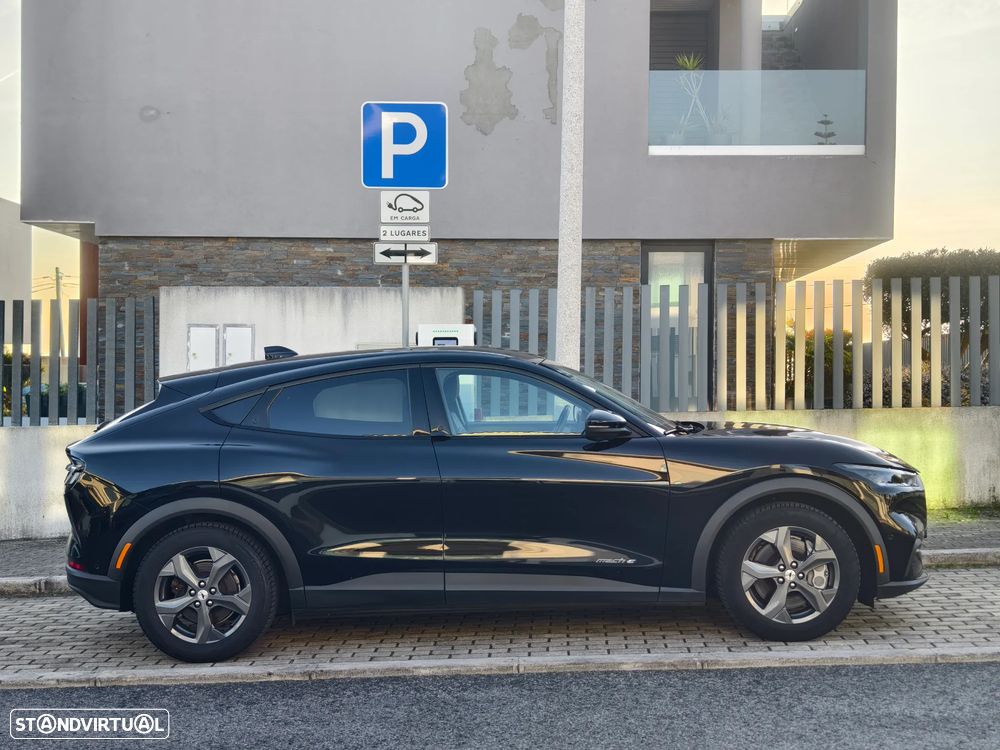 Ford Mustang Mach-E Standard - 19