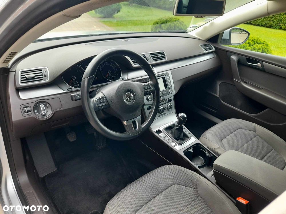 Volkswagen Passat 1.6 TDI BlueMotion Technology R-Line - 17