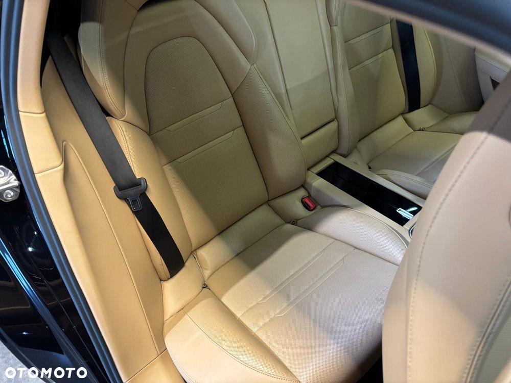 Porsche Panamera 4 E-Hybrid - 10