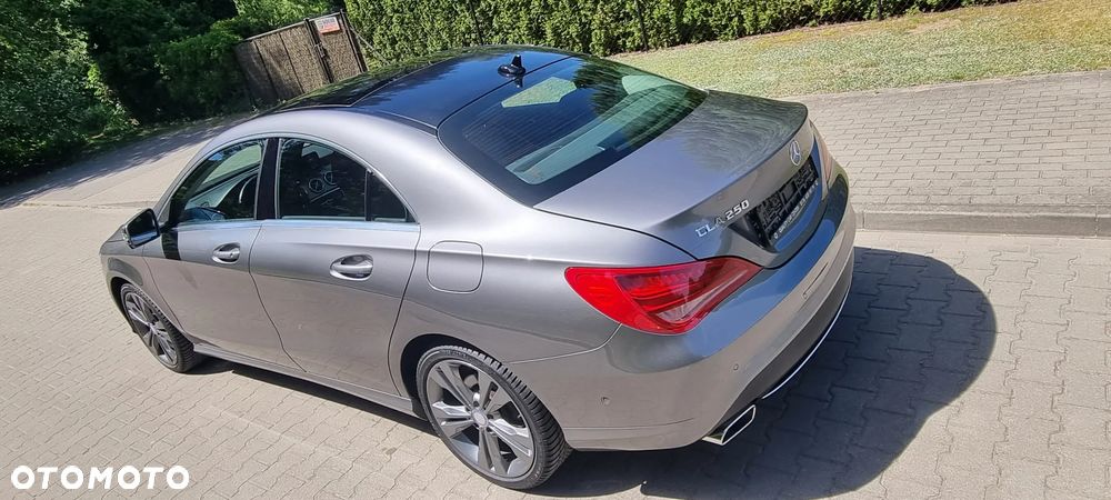 Mercedes-Benz CLA 250 4Matic 7G-DCT UrbanStyle Edition - 19