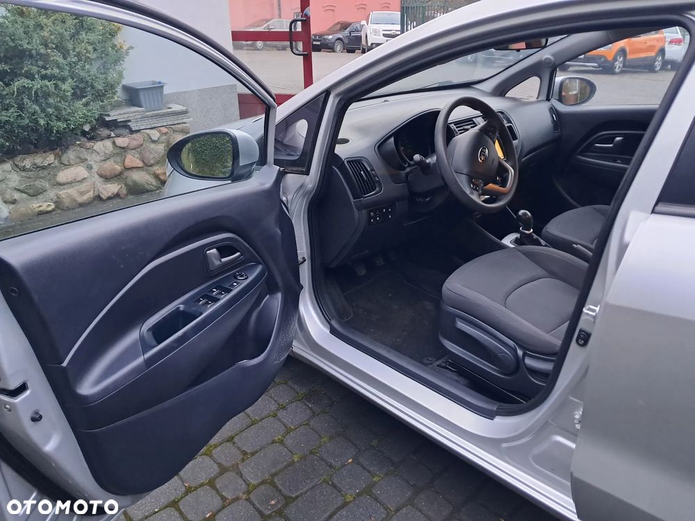Kia Rio 1.4 Dream Team Edition - 17
