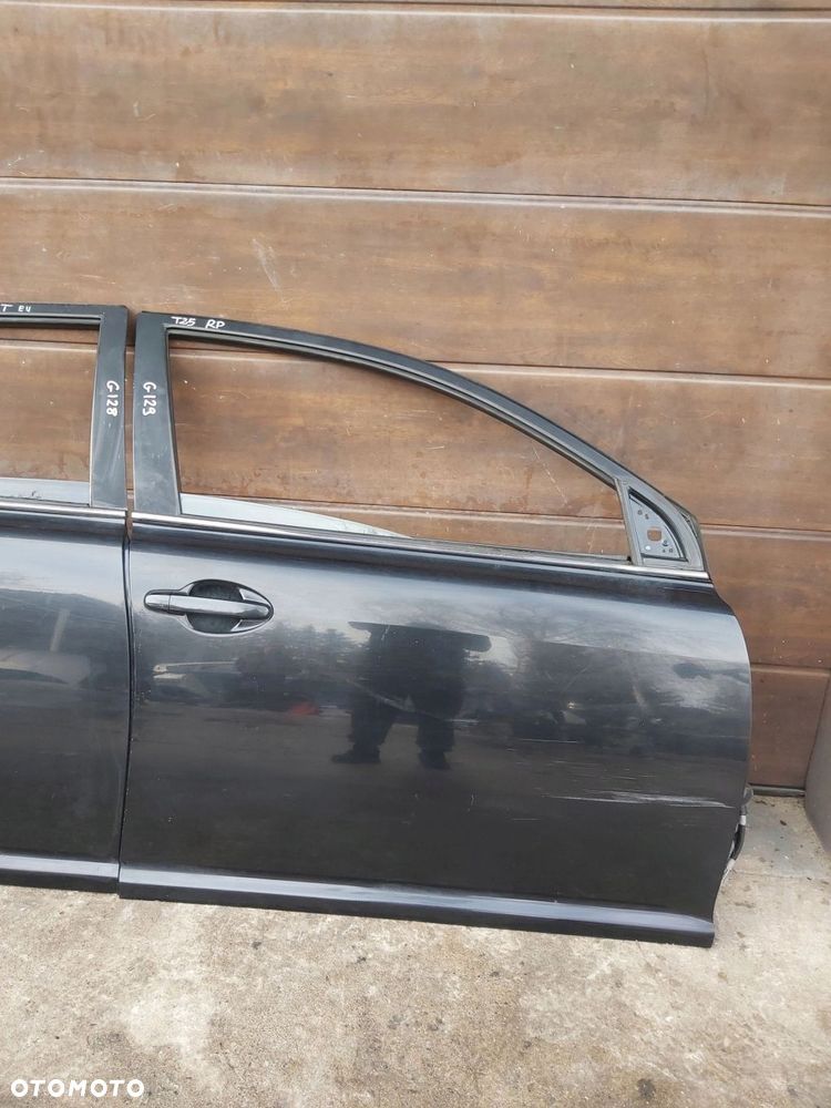 TOYOTA Avensis T25 03-08 r drzwi prawy przód prawe przednie 209 - 1