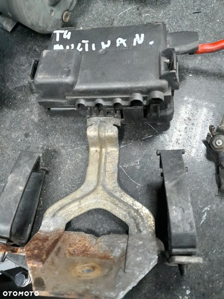 Skrzynka bezpieczników VW T4 Multivan - 2