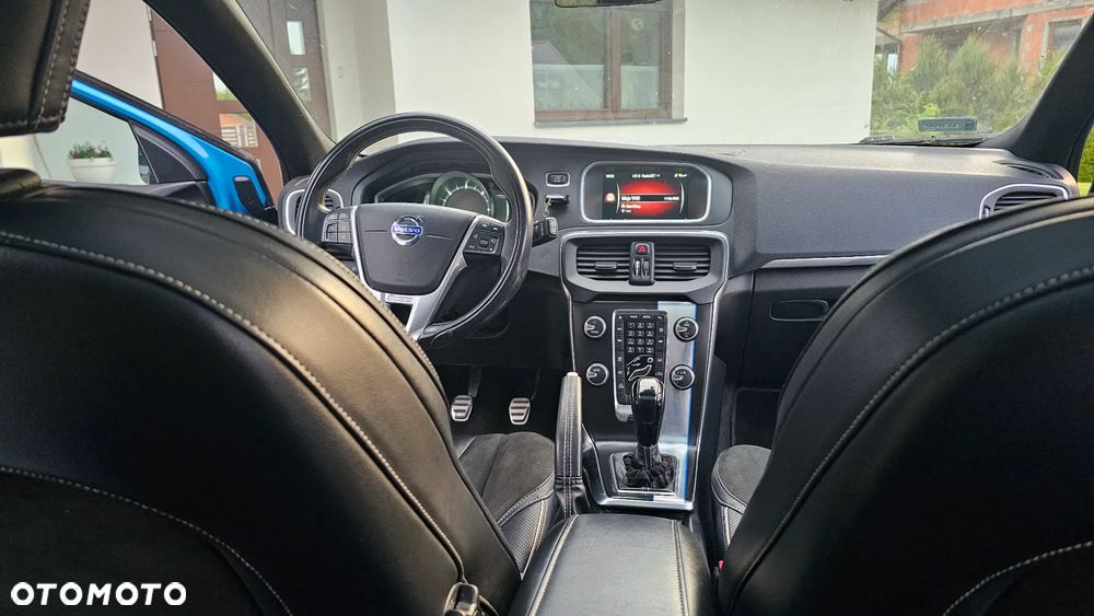 Volvo V40 D4 Drive-E R-Design Momentum - 34