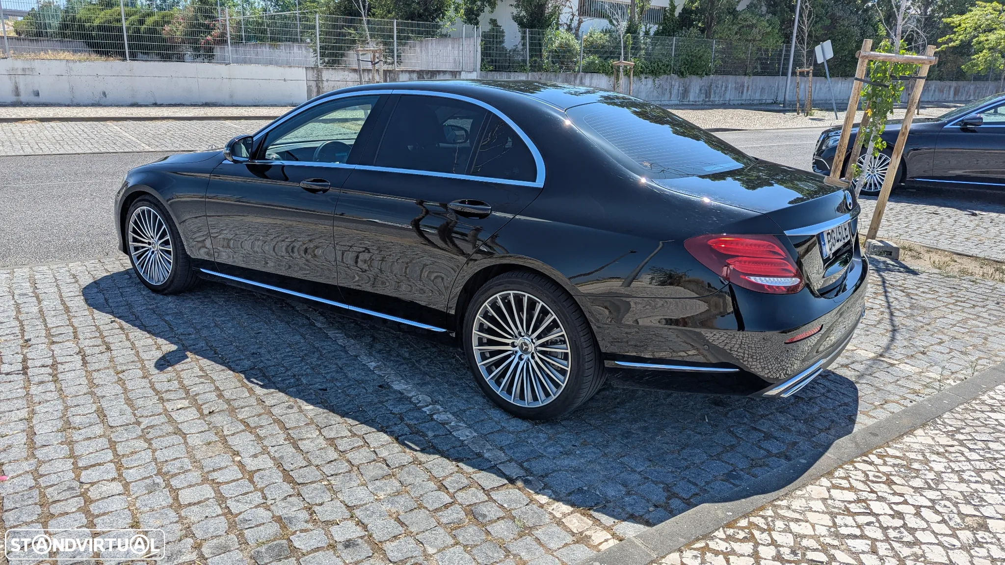 Mercedes-Benz E 220 d Exclusive Line - 4