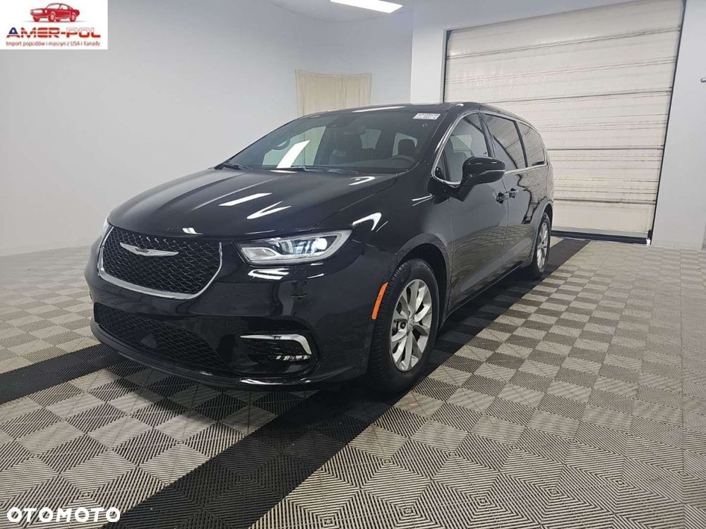 Chrysler Pacifica - 1