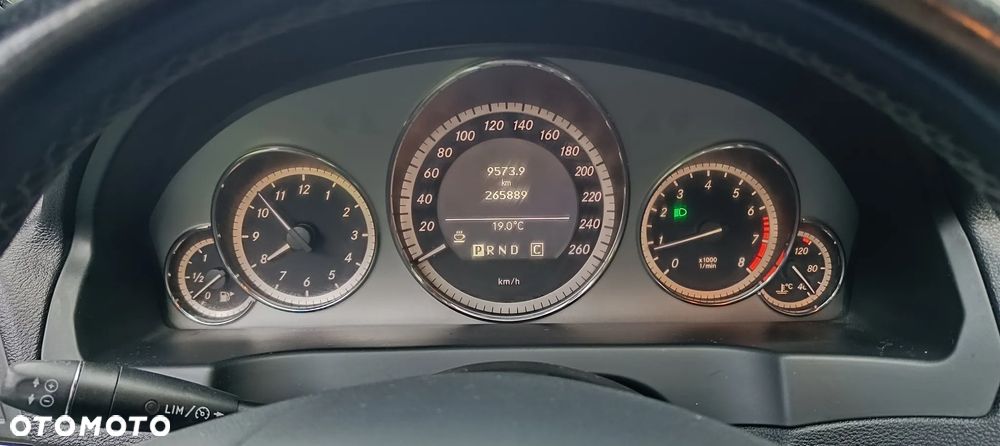 Mercedes-Benz Klasa E 250 CGI BlueEFFICIENCY Automatik Elegance - 21