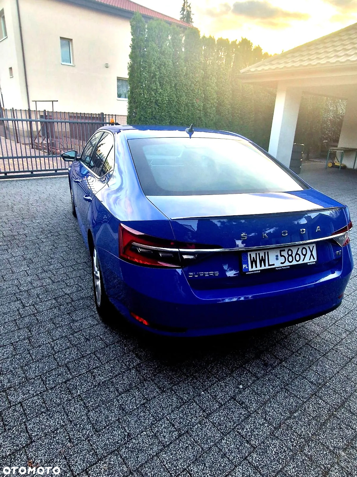 Skoda Superb ver-1-4-tsi-plug--in-hybrid-style-dsg - 9