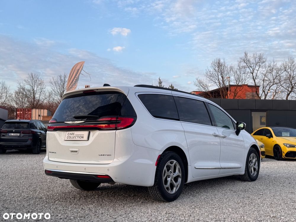 Chrysler Pacifica - 4