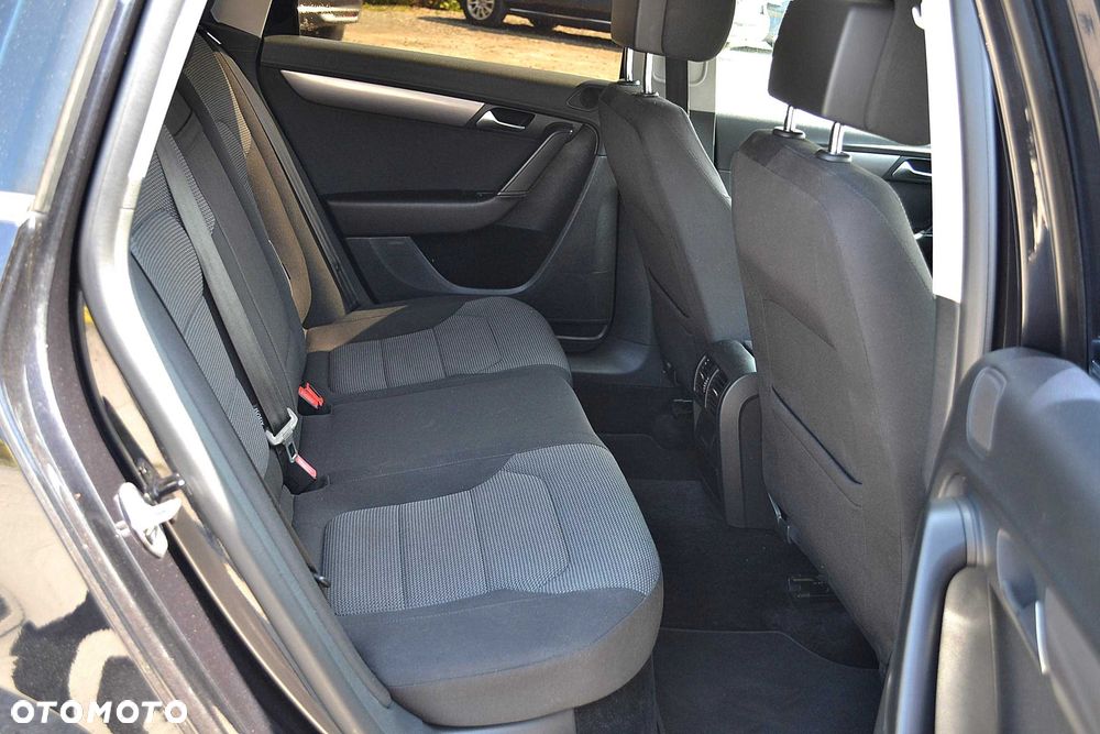 Volkswagen Touran - 8