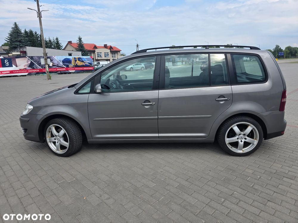 Volkswagen Touran - 5
