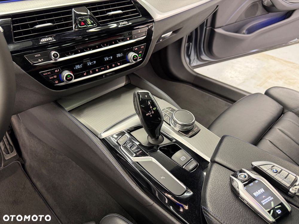 BMW Seria 5 520d M Sport Edition - 27