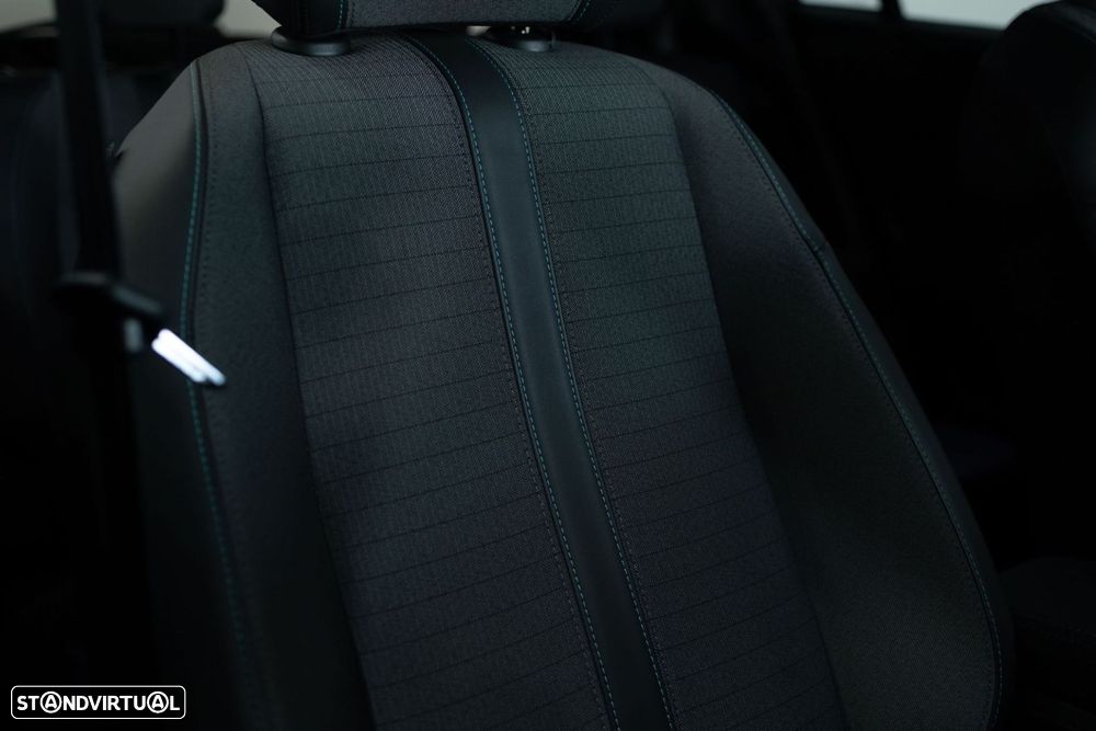 Peugeot 2008 1.2 PureTech Allure EAT8 - 18