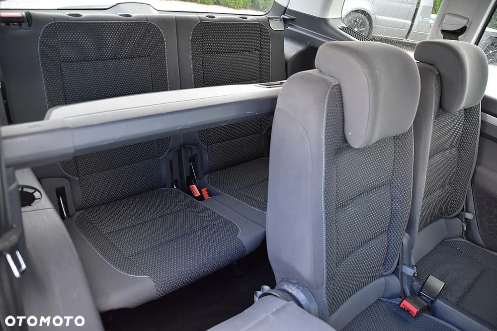 Volkswagen Touran 2.0 TDI DPF Comfortline - 23