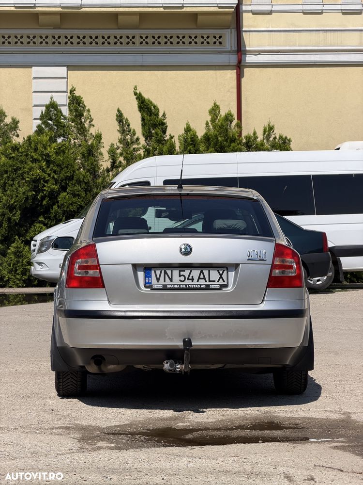 Skoda Octavia 1.6 FSI Classic - 7