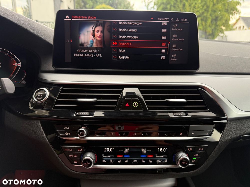 BMW Seria 5 518d Business Edition sport - 32