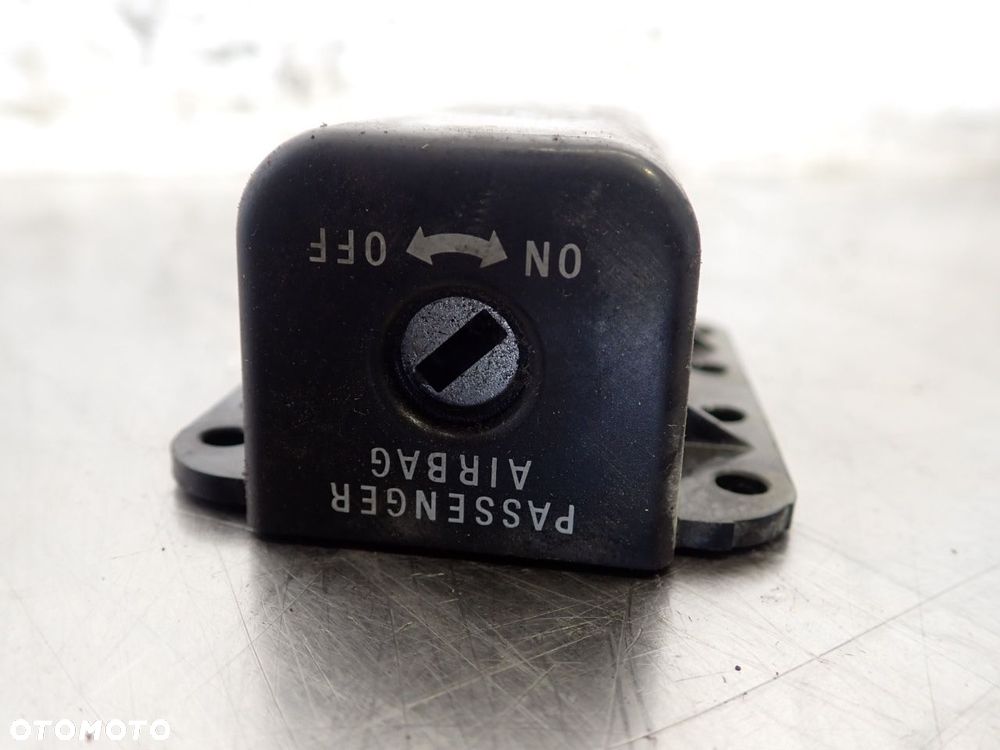 PRZEŁĄCZNIK AIRBAG MITSUBISHI LANCER VIII 8610A054 - 2