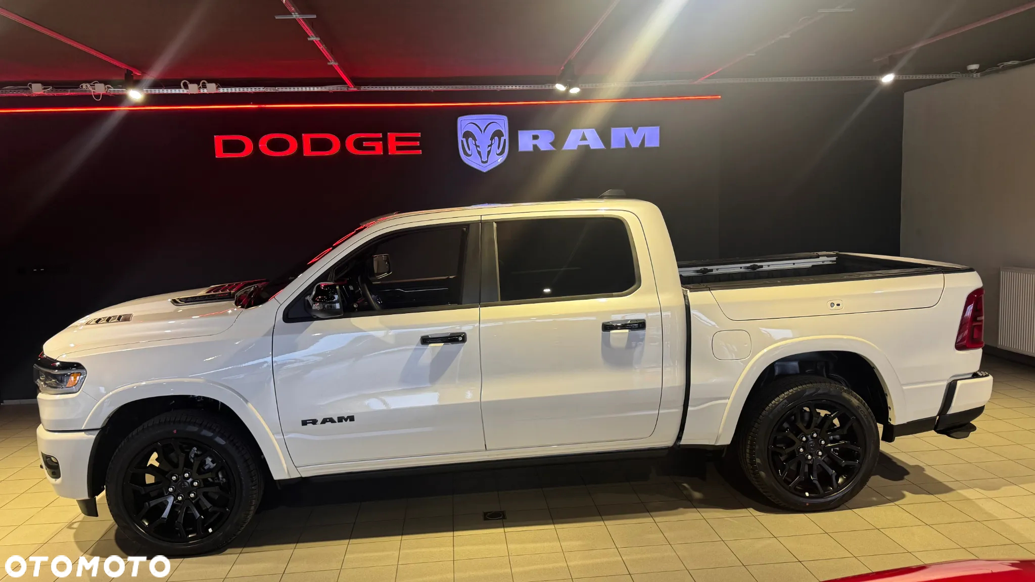 Dodge RAM 1500 5.7 4x4 - 22