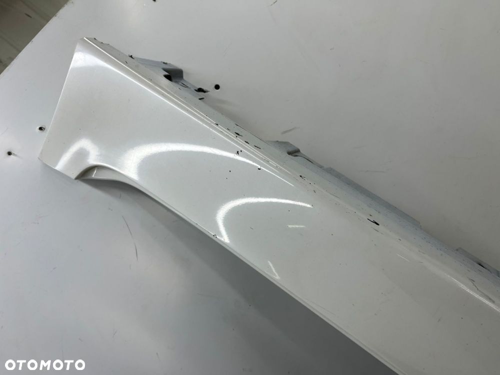 Listwa progowa BMW 5 F10 F11 sedan kombi 10-17r. lewa nakładka progu zewnętrzna kolor Mineralweiss - 2