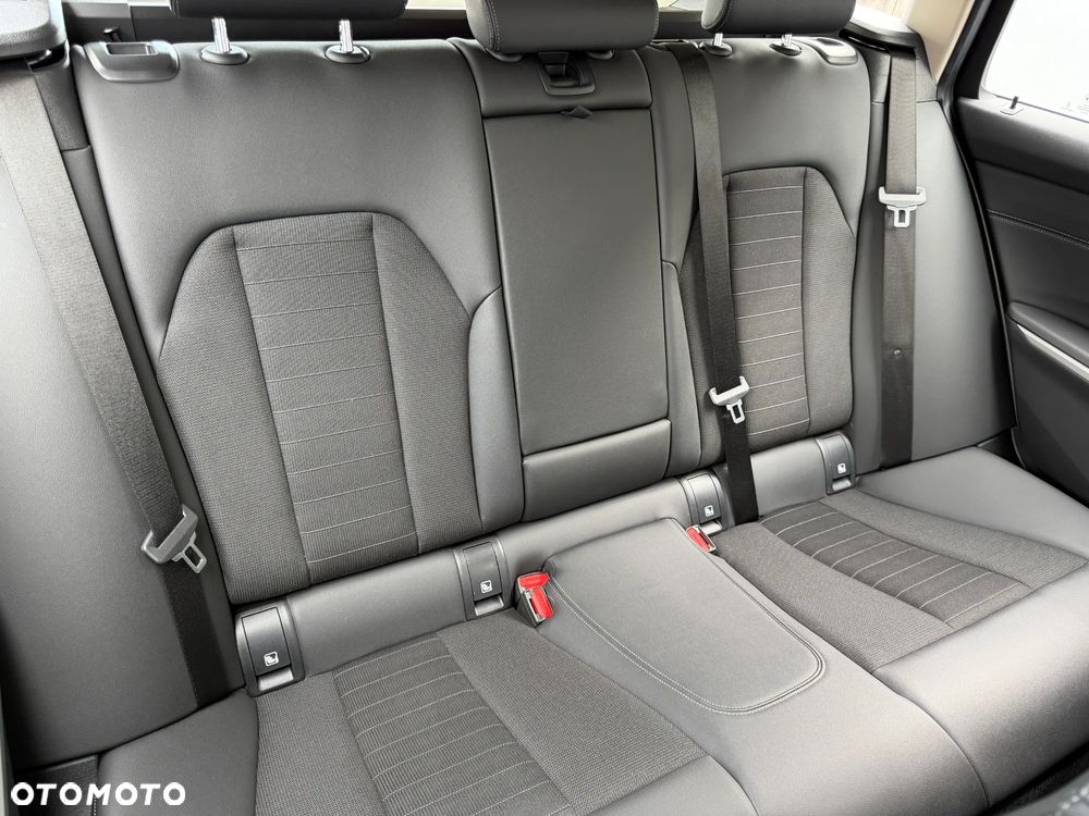 BMW Seria 3 318i M Sport - 29