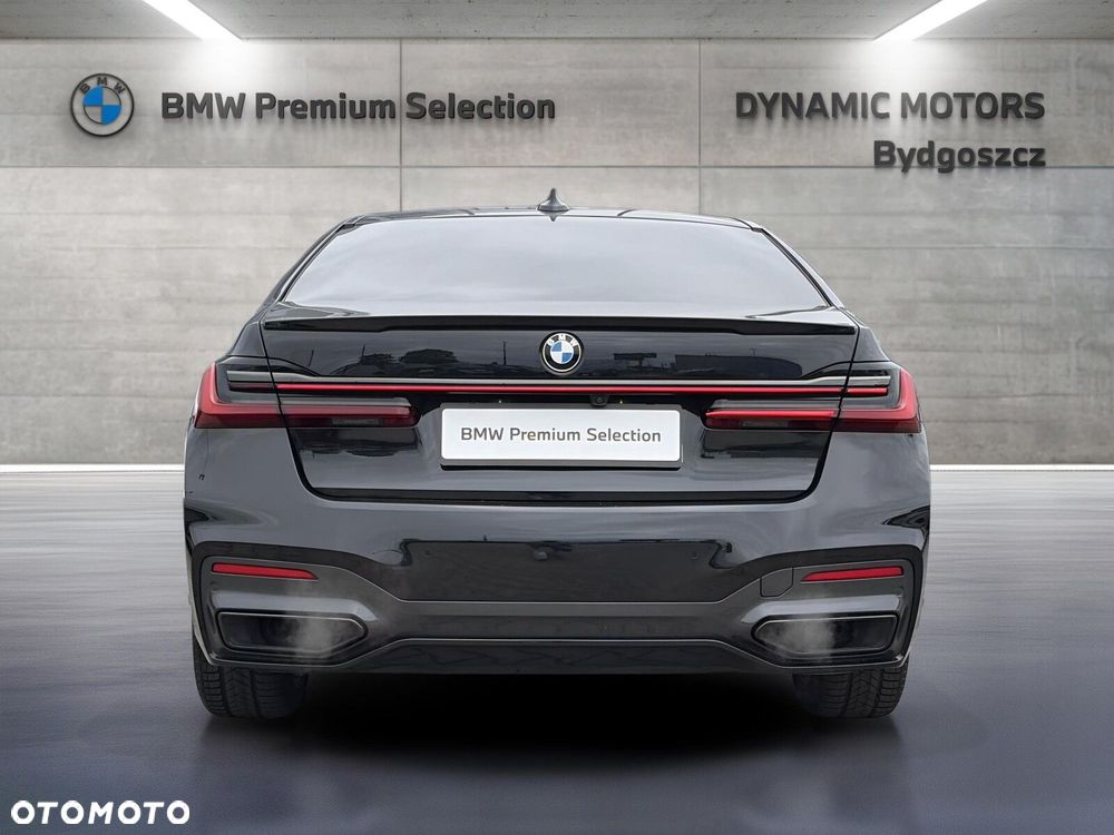BMW Seria 7 750i xDrive sport - 6