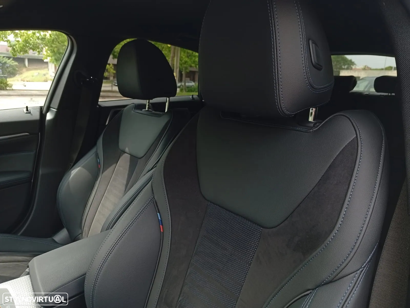 BMW i4 eDrive40 Desportiva M - 11