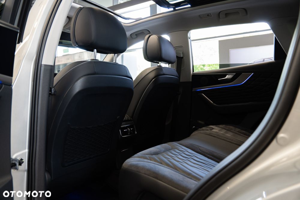 Hongqi HS5 - 13