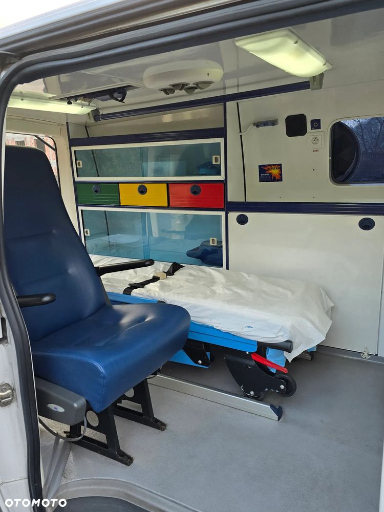 Volkswagen Caddy Ambulans A1 - 8
