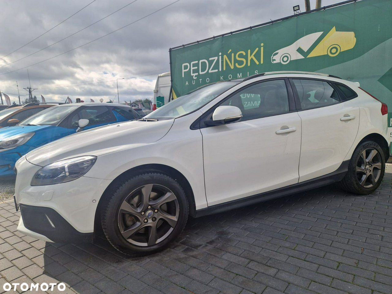 Volvo V40 Cross Country - 3