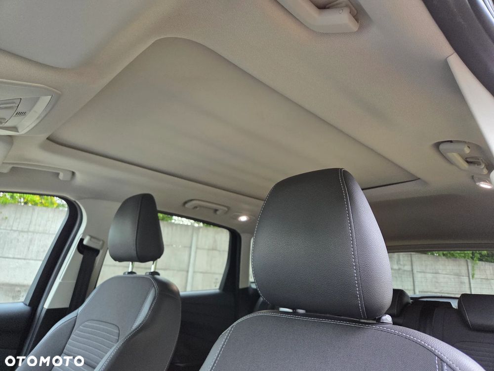 Ford Kuga 1.5 EcoBoost 2x4 Titanium - 12