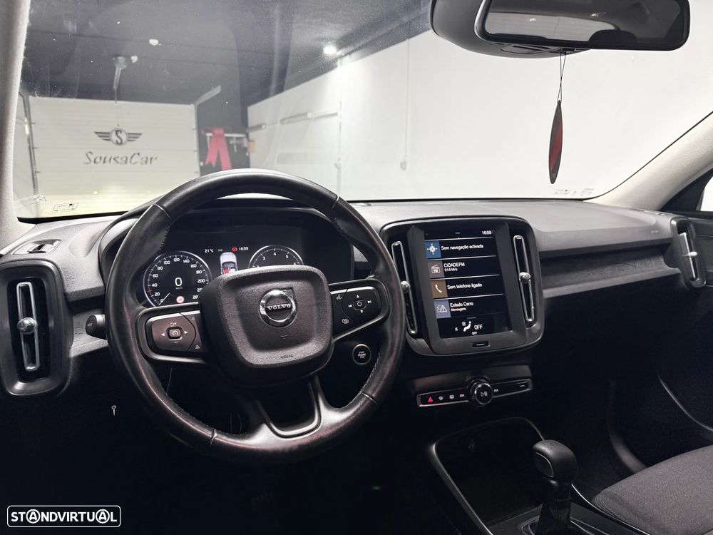 Volvo XC 40 1.5 T2 Momentum Plus - 17