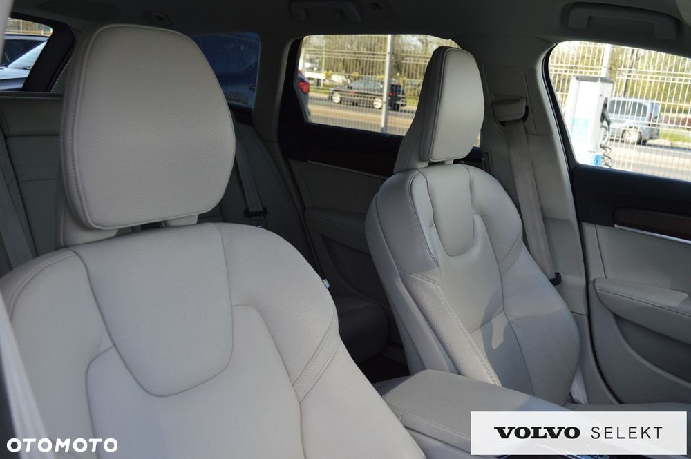 Volvo V90 Cross Country - 25