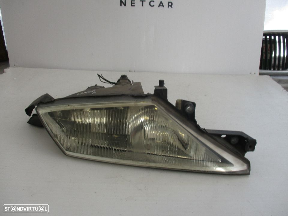 Farol Optica Frente Direito Lancia Y - 2