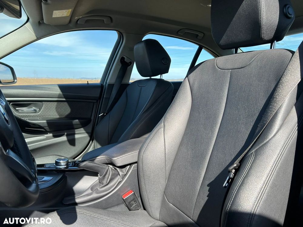 BMW Seria 3 318i Aut. M Sport - 9