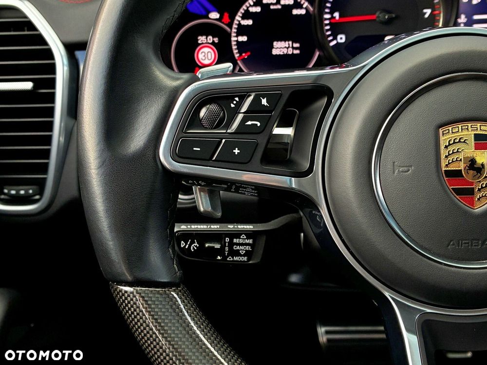 Porsche Cayenne - 26