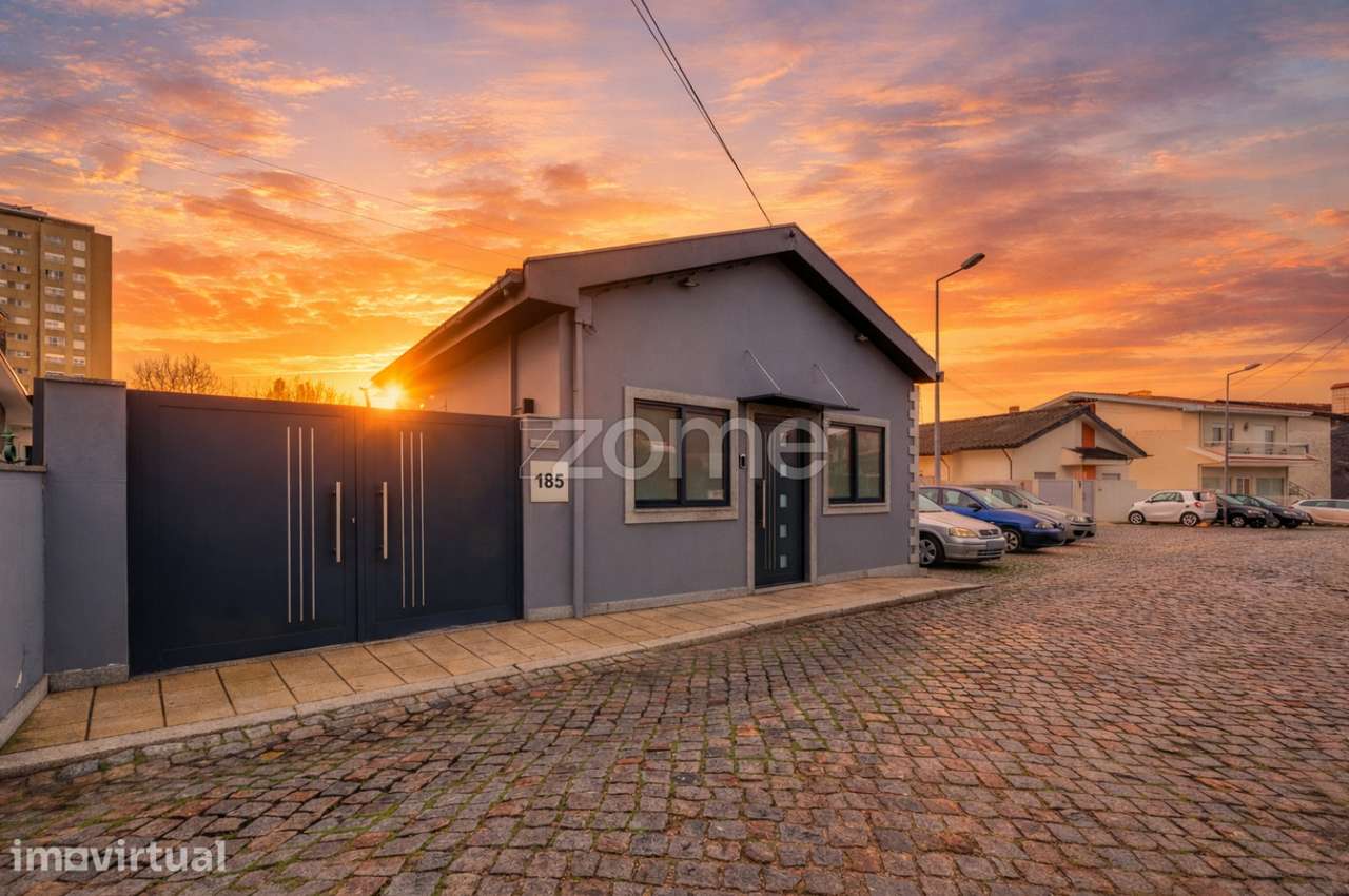 Moradia T2+1 térrea com jardim e garagem na Cidade da Maia!
