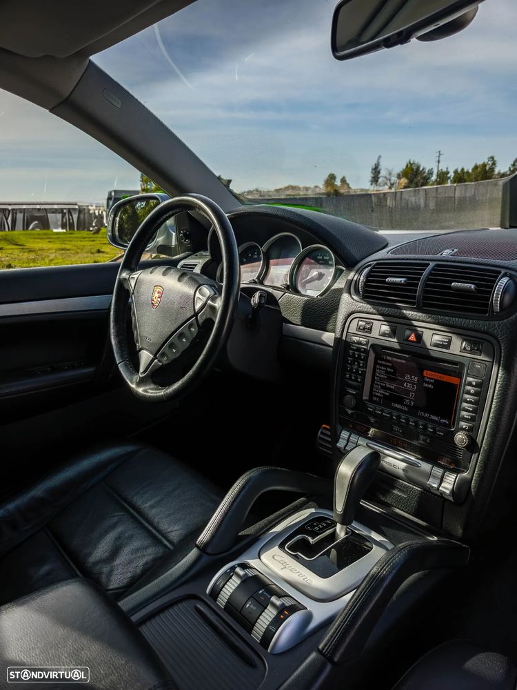 Porsche Cayenne S Tiptronic - 32