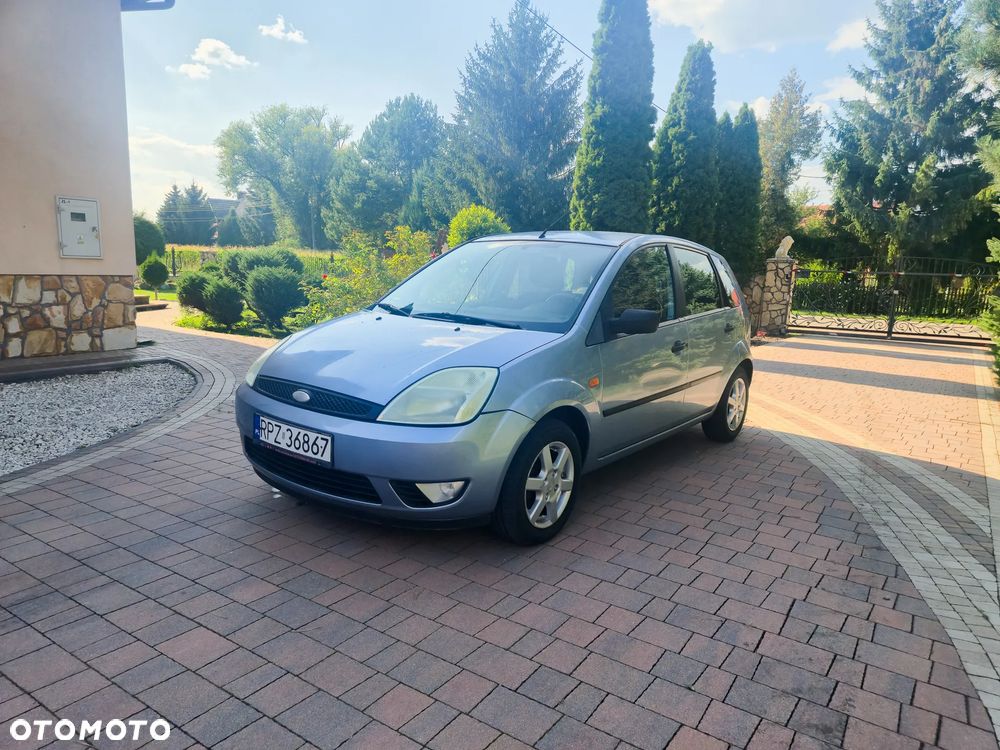 Ford Fiesta 1.3 Ambiente - 1