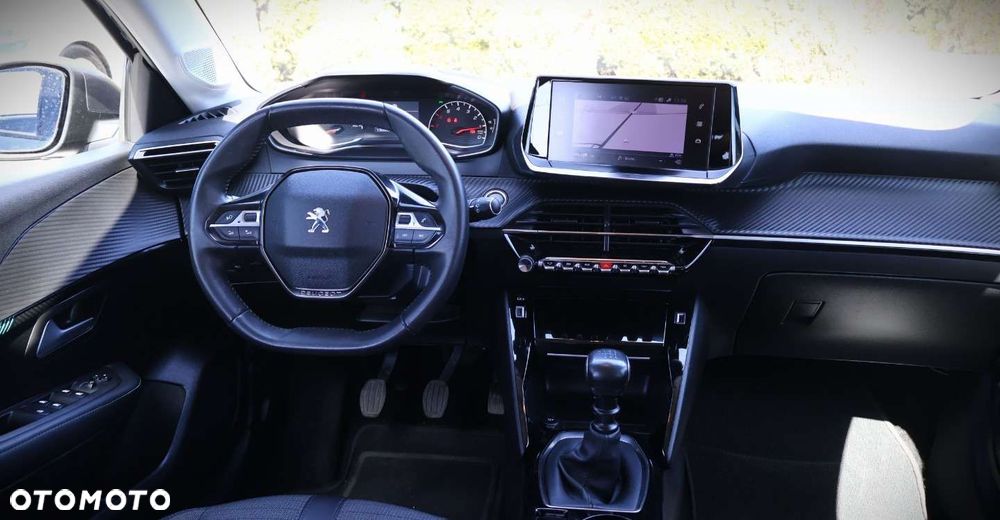 Peugeot 208 - 19