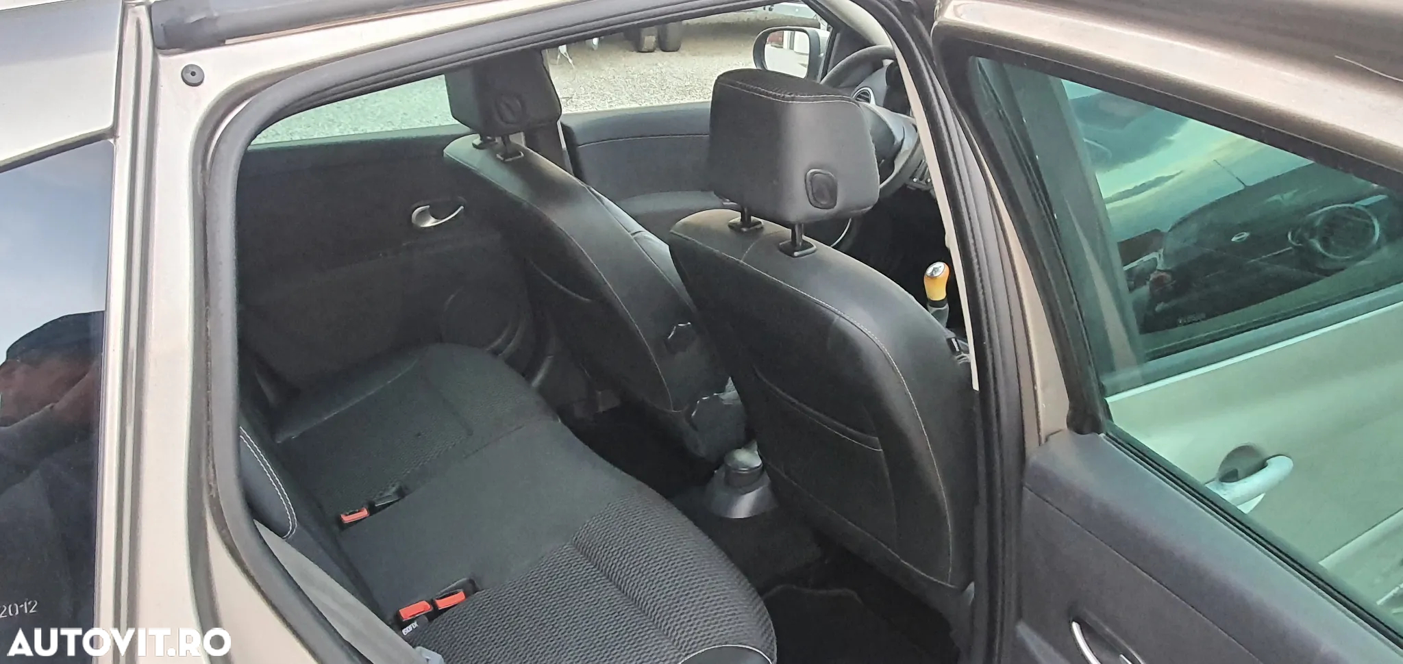 Renault Clio 1.5 dCi 85 FAP Grandtour Luxe - 12