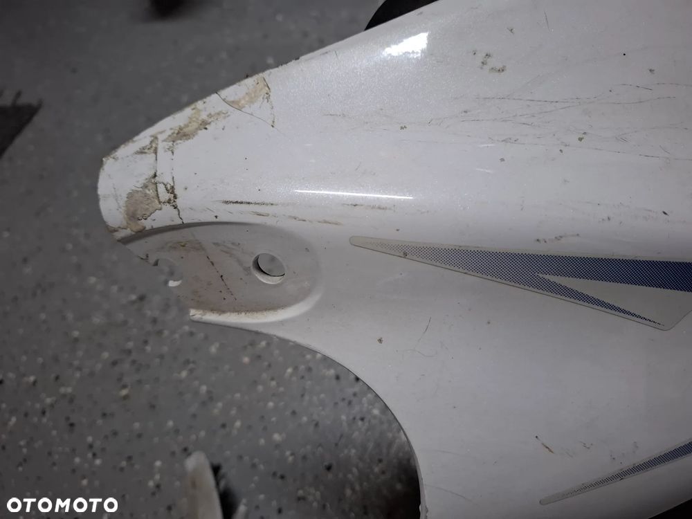 Suzuki GSXR 1300 Hayabusa owiewka wlot czacha czasza - 3