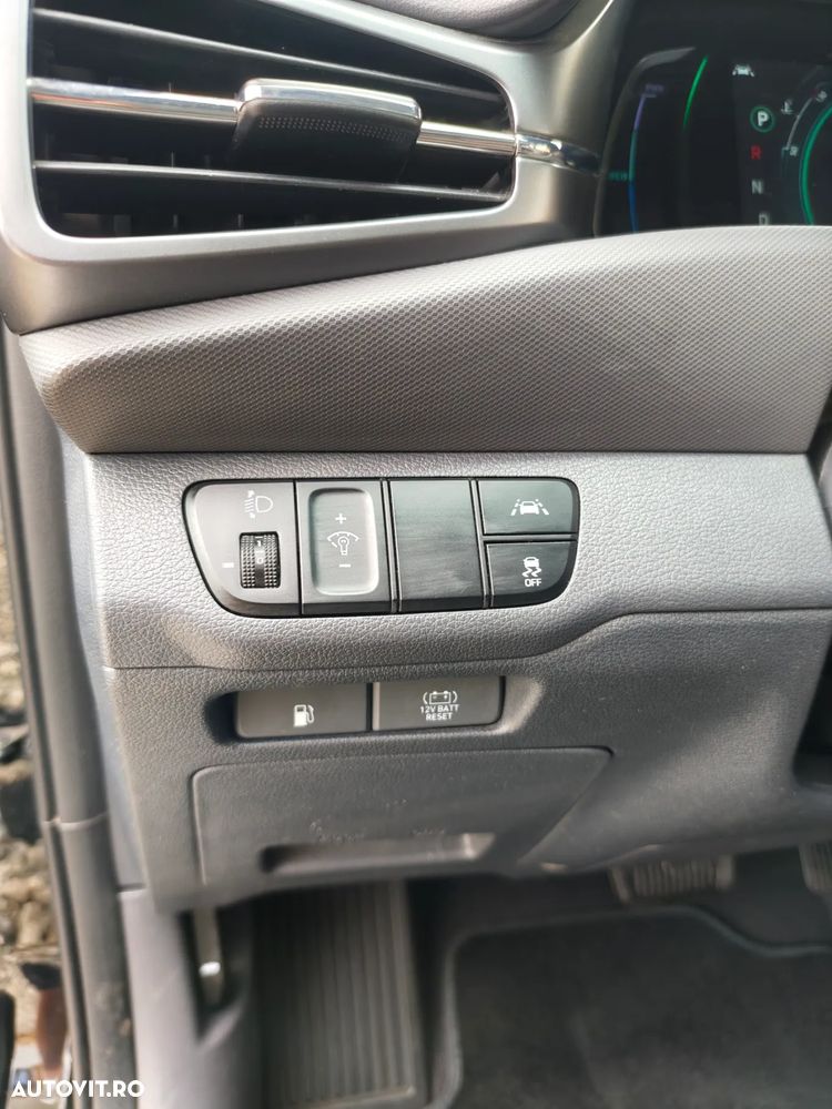 Hyundai IONIQ - 20