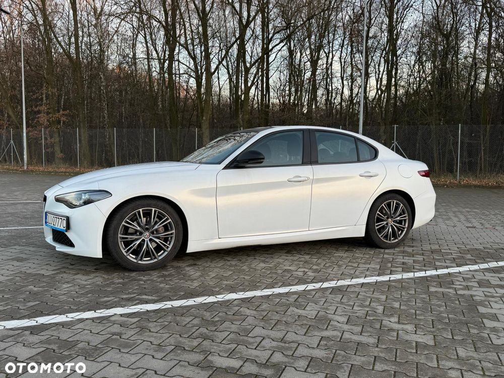 Alfa Romeo Giulia - 4
