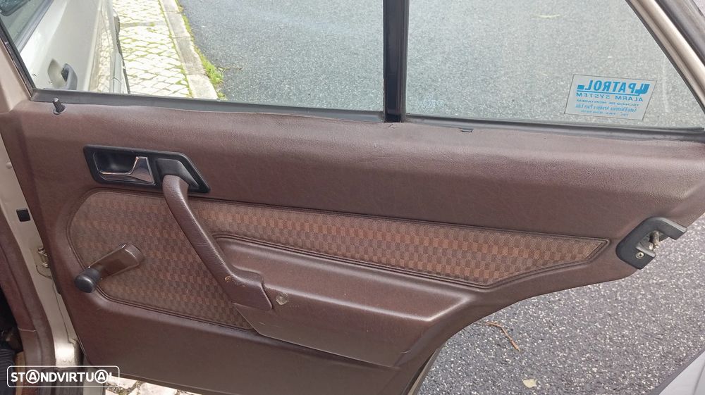 Mercedes-Benz W201 (1982-1993) - 17