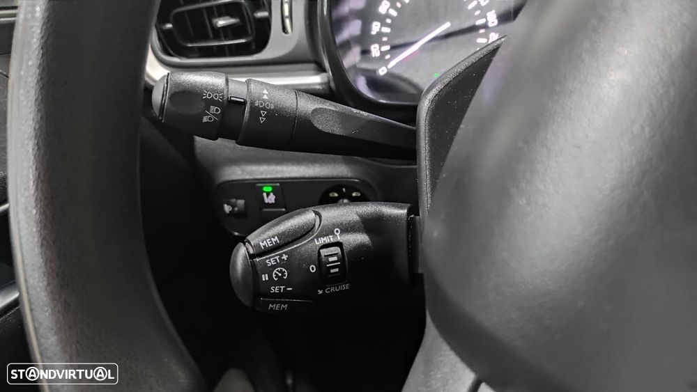 Citroën C3 1.2 PureTech Shine - 32