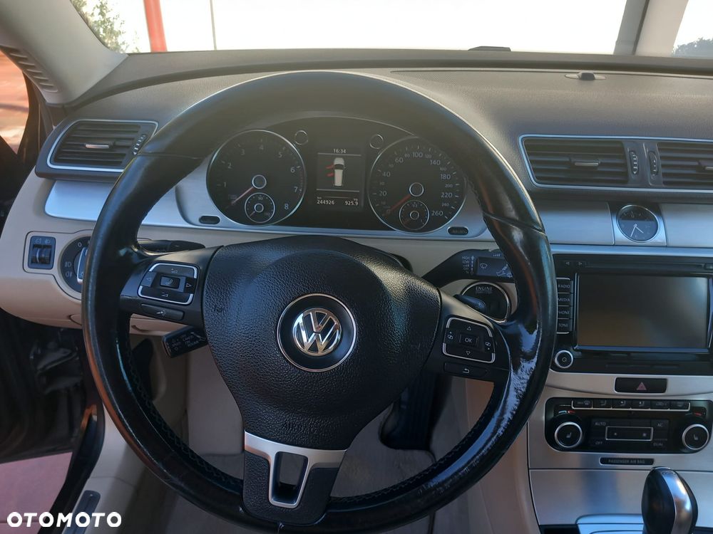 Volkswagen Passat - 8