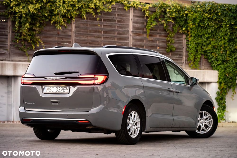 Chrysler Pacifica - 4
