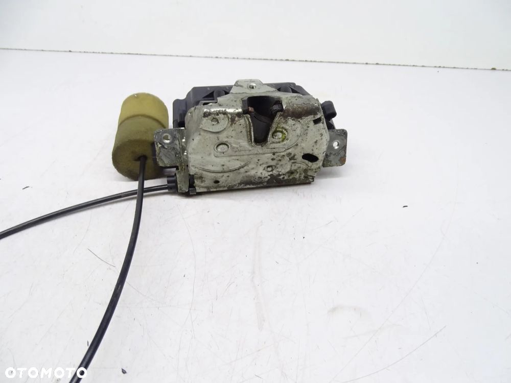 ZAMEK KLAPY Z DOMYKANIEM SIŁOWNIK TYŁ MERCEDES R W251 M W164 ML A1647400335 - 3