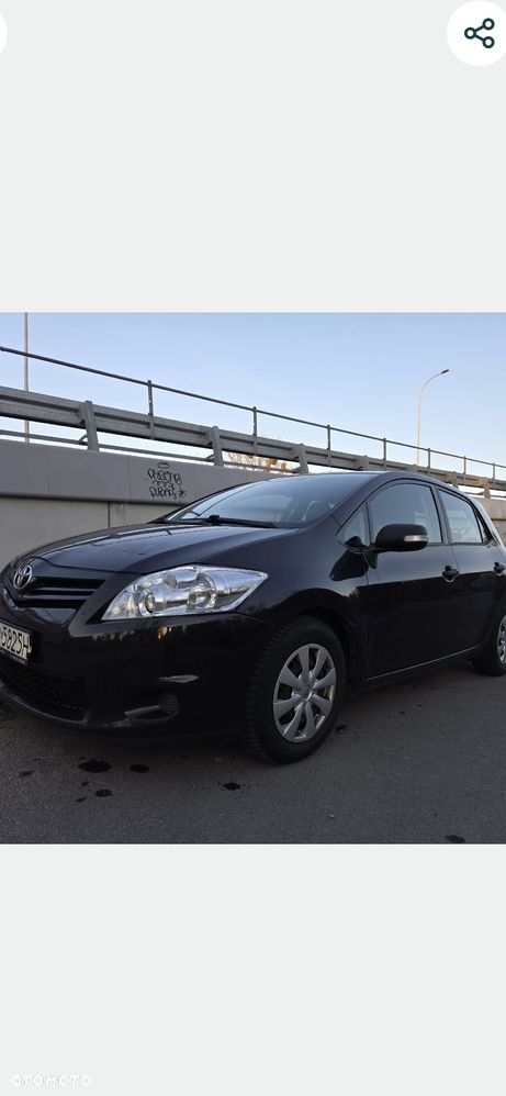 Toyota Auris 1.4 D-4D Luna - 1